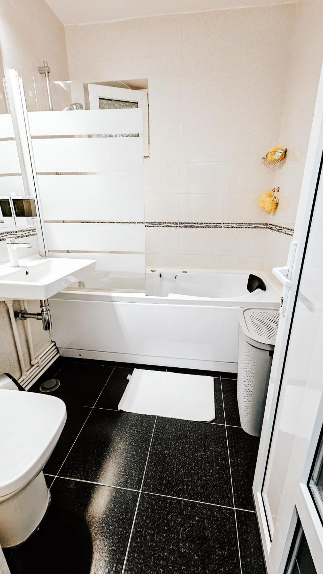 Hideout Cozy 2 Near Mall & Center, Warmy, Invoice Available, Parking Space, Ultracomfy 公寓